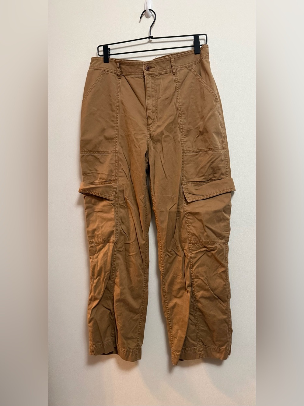 Abercrombie & Fitch Tan Cargo Pants with Flap Pockets‎